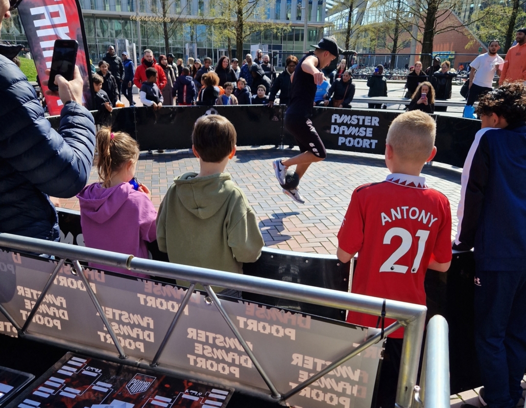 Balletje Pasen met Nasser el Jackson Panna Knock Out